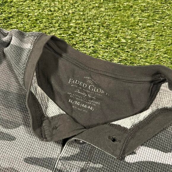 Y2K Camo Longsleeve Henley Shirt - Picture 3 of 3